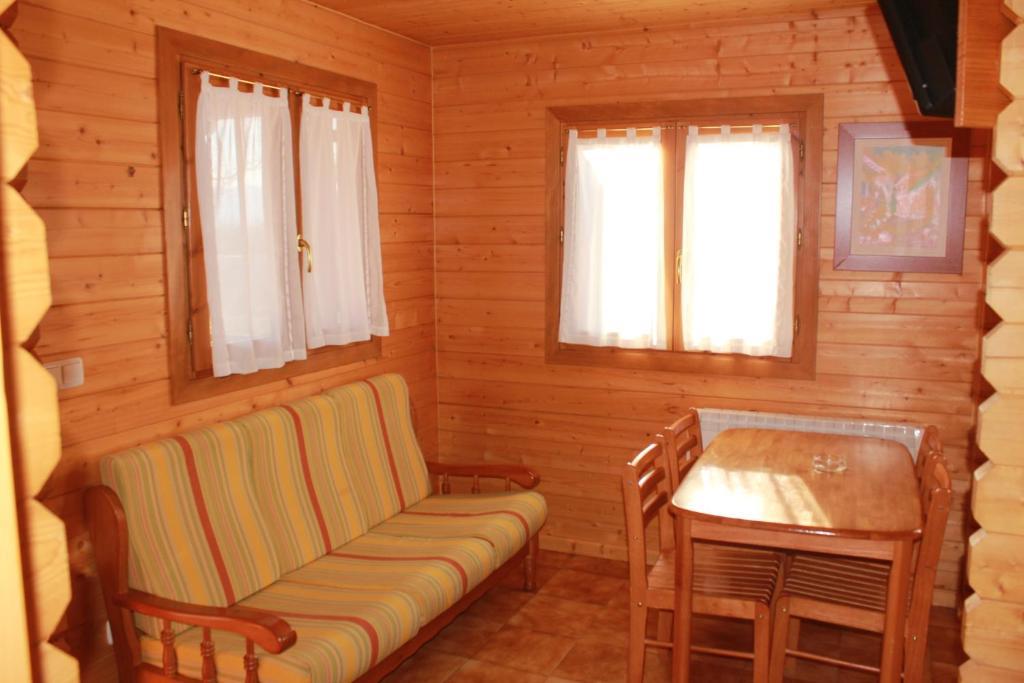 Camping Valle De Tena Sabinanigo Bilik gambar