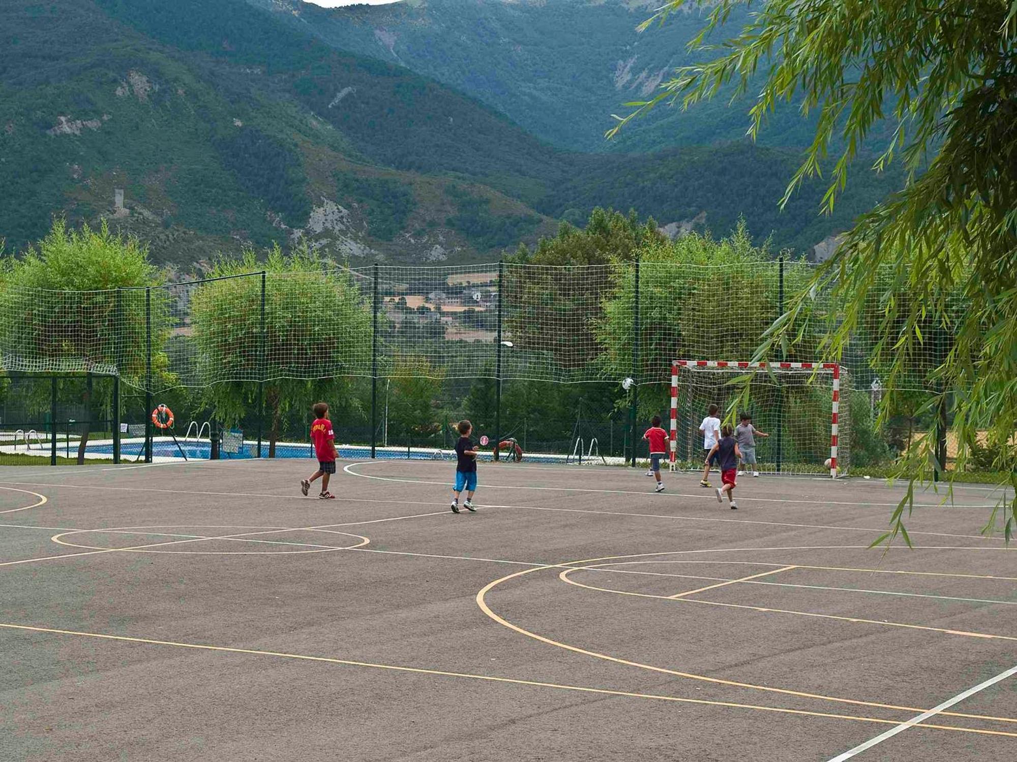 Camping Valle De Tena Sabinanigo Luaran gambar