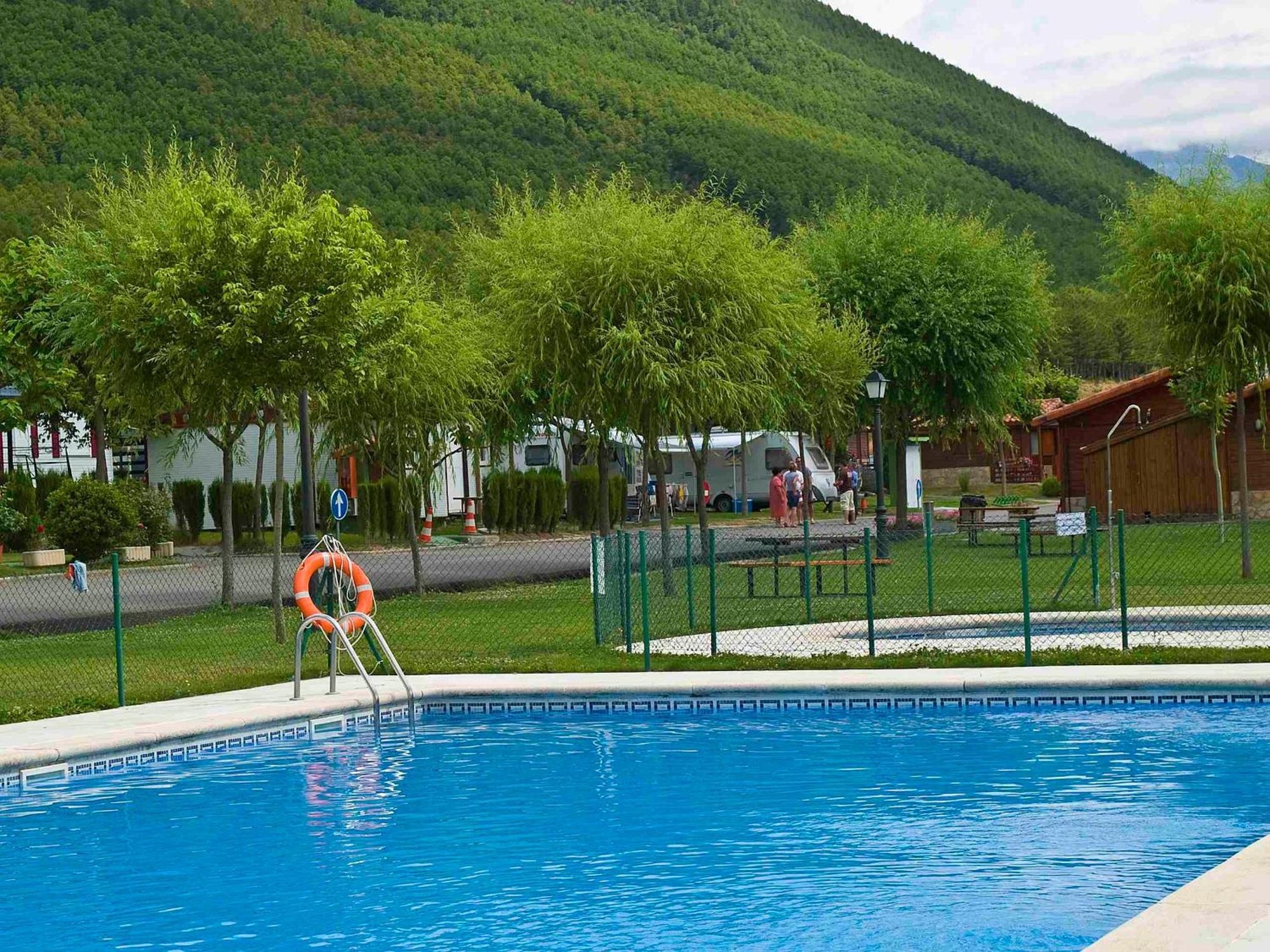 Camping Valle De Tena Sabinanigo Luaran gambar